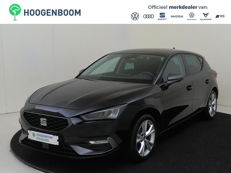 Zwart Gebruikt 2023 Seat Leon FR Hatchback | € 26.950 (Eerlijke prijs) - Afbeelding 1/4