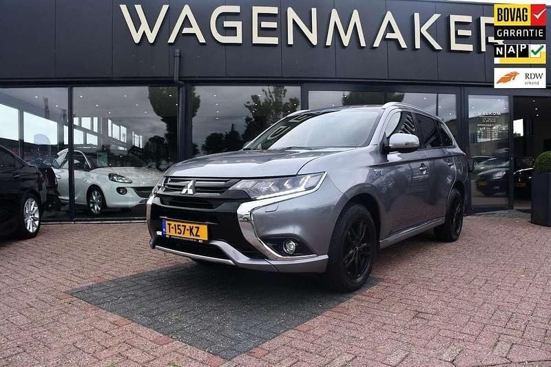 Grijs Gebruikt 2018 Mitsubishi Outlander P-HEV SUV | € 19.750 (Eerlijke prijs) - Afbeelding 1/4