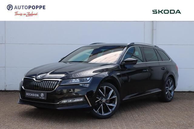 Zwart Gebruikt 2021 Skoda Superb LAURIN & KLEMENT Stationwagen | € 26.950 (Eerlijke prijs) - Afbeelding 1/4