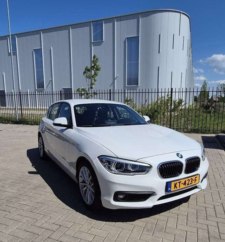 Wit Gebruikt 2016 BMW 118 Executive Hatchback | € 15.000 (Eerlijke prijs) - Afbeelding 1/4