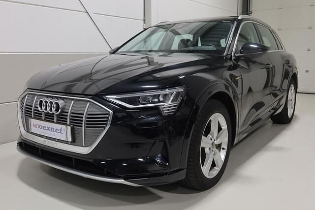 Zwart Gebruikt 2019 Audi e-tron Design SUV | € 22.900 (Goede deal) - Afbeelding 1/4