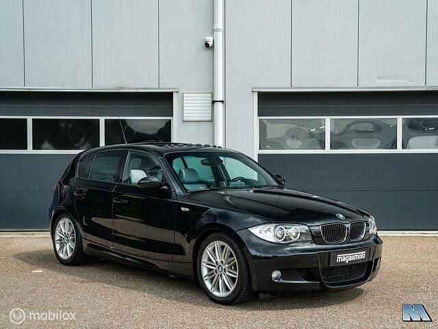 Zwart Gebruikt 2006 BMW 130 Executive Hatchback | € 20.999 (Iets duurder) - Afbeelding 1/4