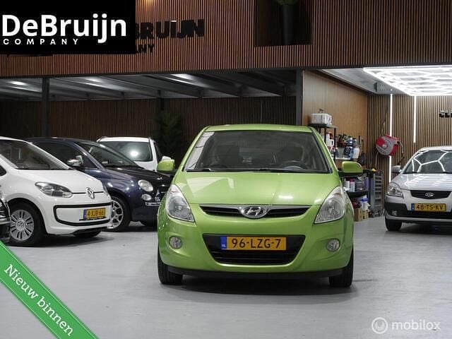 Groen Occasion 2010 Hyundai i20 Dynamiq Hatchback | € 2.650 (Goede deal) - Afbeelding 1/4