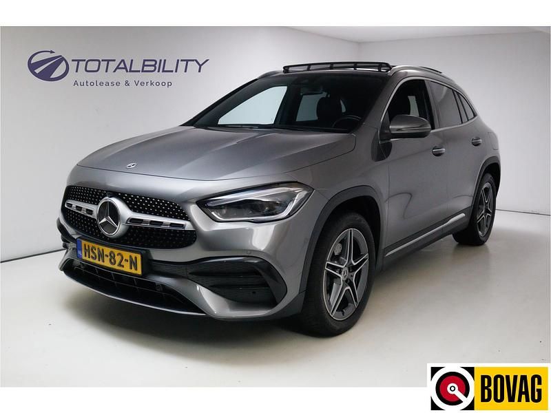 Grijs Gebruikt 2022 Mercedes GLA250 AMG line SUV | € 36.950 (Eerlijke prijs) - Afbeelding 1/4