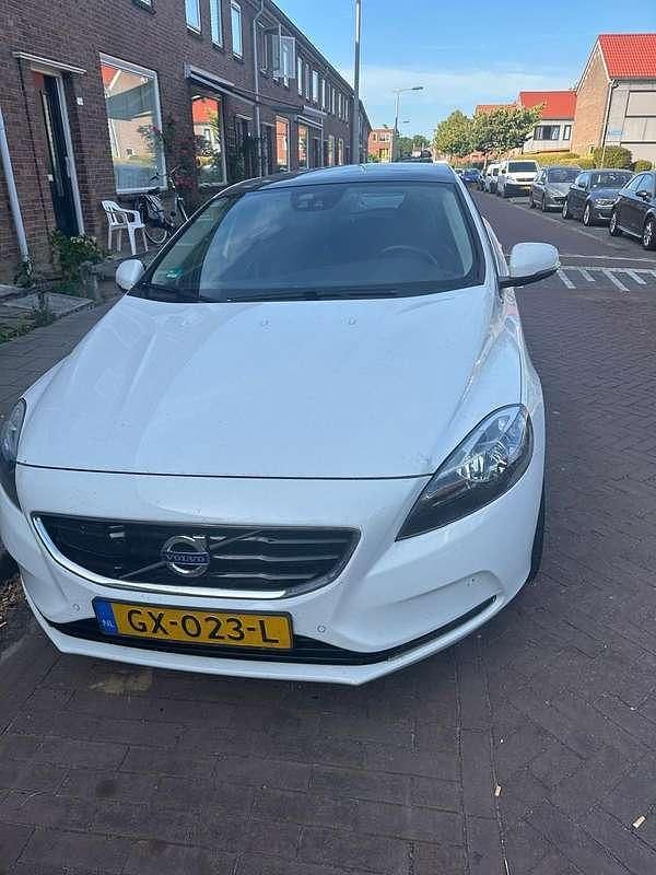 Wit Gebruikt 2015 Volvo V40 Summum Stationwagen | € 6.000 (Goede deal) - Afbeelding 1/4