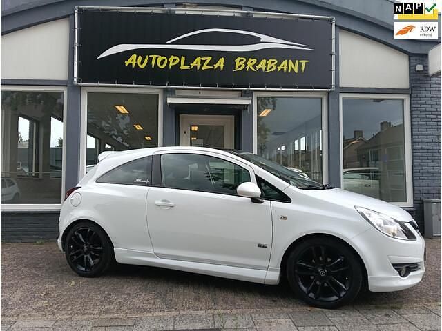 Wit Occasion 2010 Opel Corsa OPC Hatchback | € 5.249 (Duur) - Afbeelding 1/4