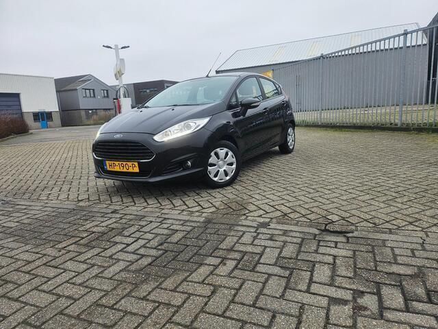 Zwart Gebruikt 2015 Ford Fiesta Style Hatchback | € 4.950 (Eerlijke prijs) - Afbeelding 1/4