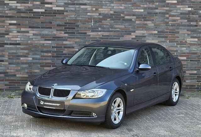 Grijs Gebruikt 2006 BMW 318 Executive Sedan | € 6.950 (Iets duurder) - Afbeelding 1/4