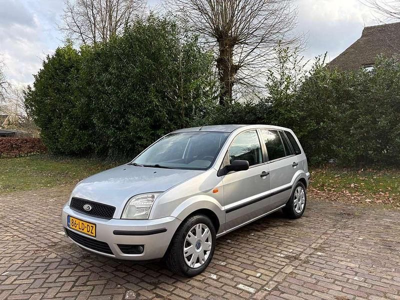 Occasion Ford Fusion 80 PK (58 kW) 2002 Grijs Hatchback