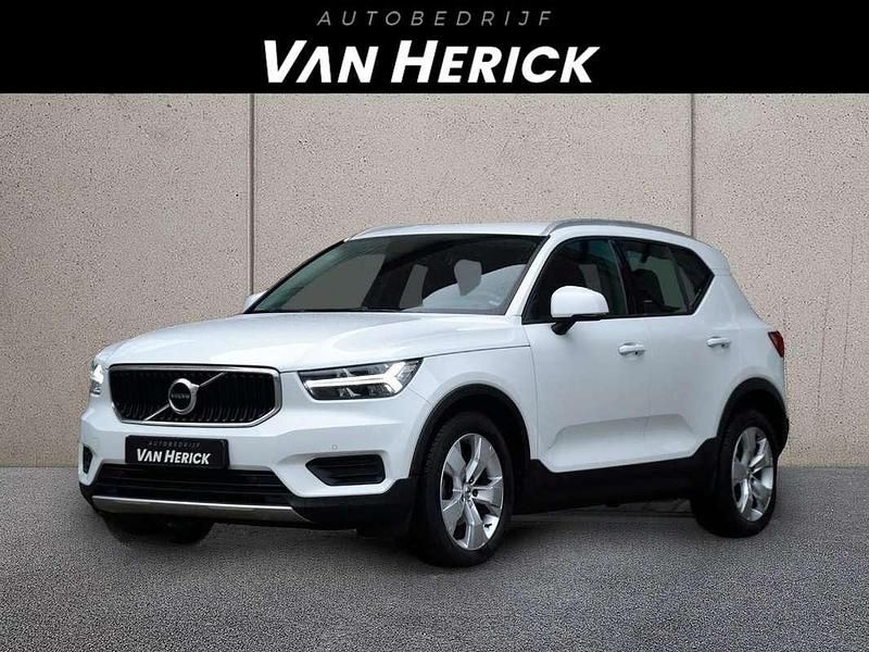 Wit Gebruikt 2019 Volvo XC40 Momentum SUV | € 22.445 (Super prijs) - Afbeelding 1/4