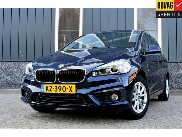Blauw Gebruikt 2017 BMW 218 Executive Stationwagen | € 18.950 (Iets duurder) - Afbeelding 1/4
