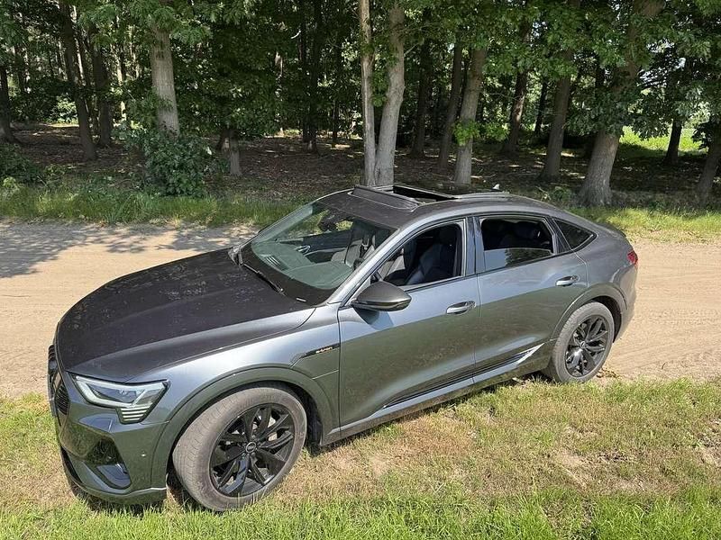 Grijs Gebruikt 2021 Audi e-tron S-Line SUV | € 32.950 (Goede deal) - Afbeelding 1/4