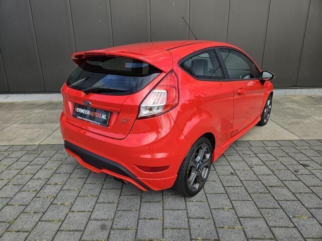 Occasion Ford Fiesta Sport 182 PK (133 kW) 2017 Rood Hatchback