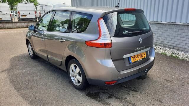 Grijs Gebruikt 2010 Renault Grand Scénic III Dynamique MPV | € 2.299 (Goede deal) - Afbeelding 1/3