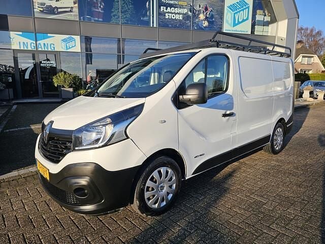 Wit Gebruikt 2015 Renault Trafic Komfort MPV | € 6.750 (Eerlijke prijs) - Afbeelding 1/4
