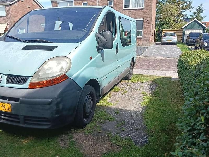 Groen Gebruikt 2002 Renault Trafic Van | € 2.000 (Goede deal) - Afbeelding 1/4