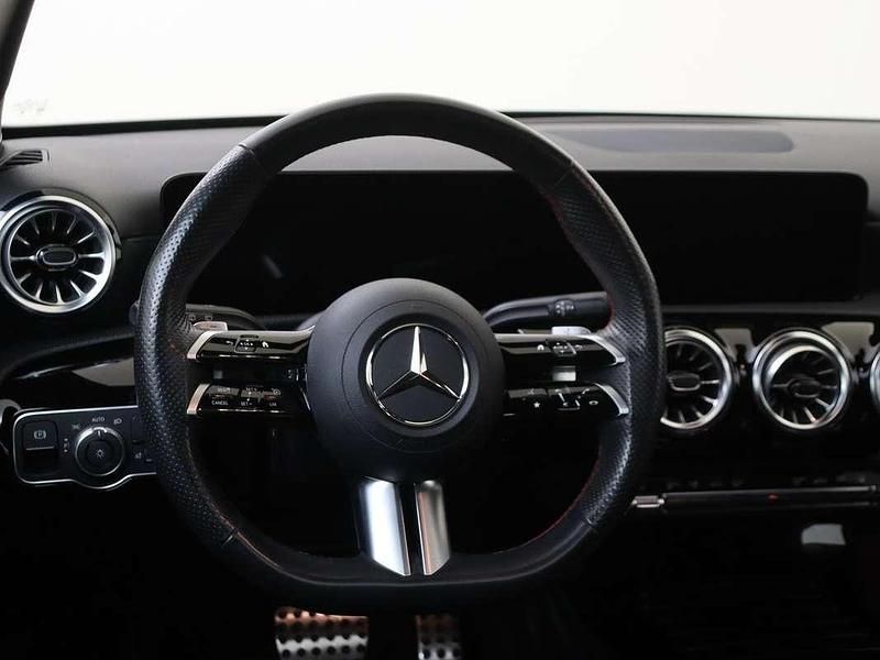 Occasion Mercedes A250 AMG line 218 PK (160 kW) 2023 Zwart Hatchback