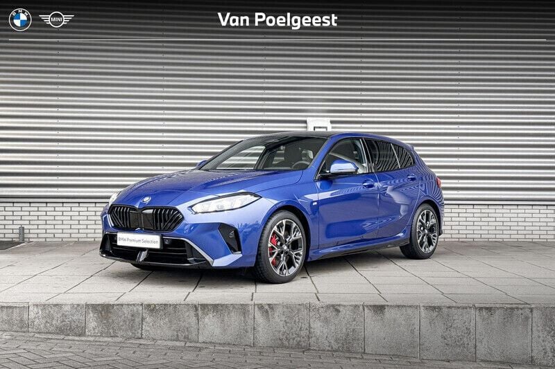 M portimao blau Gebruikt 2024 BMW 120 Comfort Edition Hatchback | € 37.900 (Super prijs) - Afbeelding 1/4