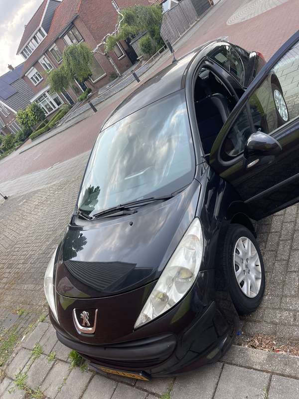 Zwart Gebruikt 2007 Peugeot 207 Hatchback | € 1.600 (Eerlijke prijs) - Afbeelding 1/4