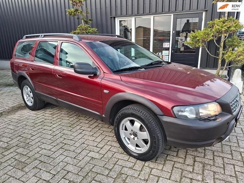 Rood Gebruikt 2003 Volvo XC70 Comfort Stationwagen | € 4.500 (Goede deal) - Afbeelding 1/4
