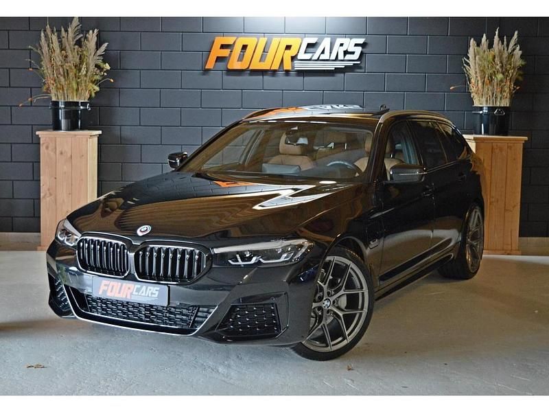 Zwart Occasion 2023 BMW 530 Stationwagen | € 48.750 (Iets duurder) - Afbeelding 1/4