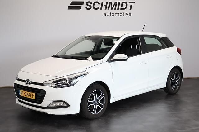 Wit Gebruikt 2017 Hyundai i20 Comfort Hatchback | € 10.995 (Eerlijke prijs) - Afbeelding 1/4
