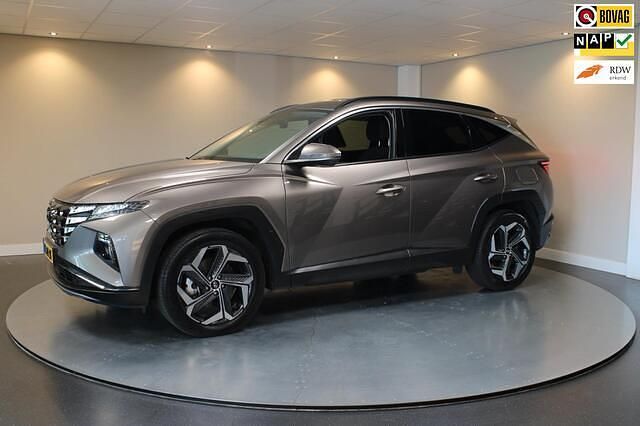 Grijs Gebruikt 2021 Hyundai Tucson Comfort SUV | € 31.940 (Eerlijke prijs) - Afbeelding 1/4