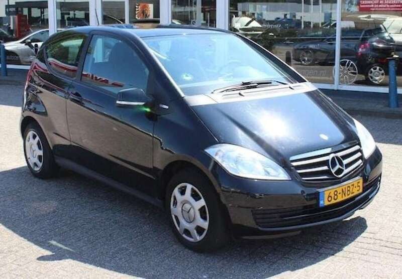 Zwart Gebruikt 2010 Mercedes A160 Sedan | € 3.430 (Eerlijke prijs) - Afbeelding 1/4