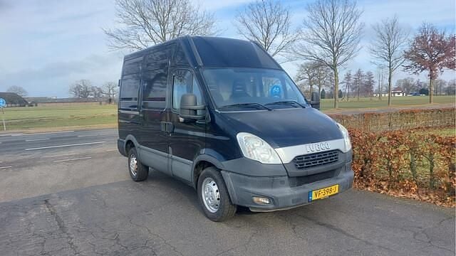 Occasion Iveco Daily 126 PK (92 kW) 2013 Zwart Van