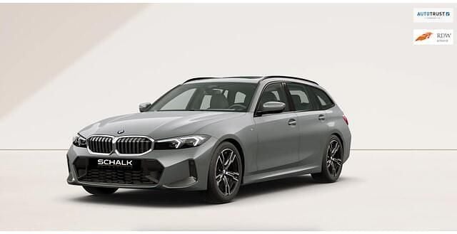 Zilver (metallic) Gebruikt 2024 BMW 318 Comfort Edition Stationwagen | € 40.950 (Eerlijke prijs) - Afbeelding 1/4