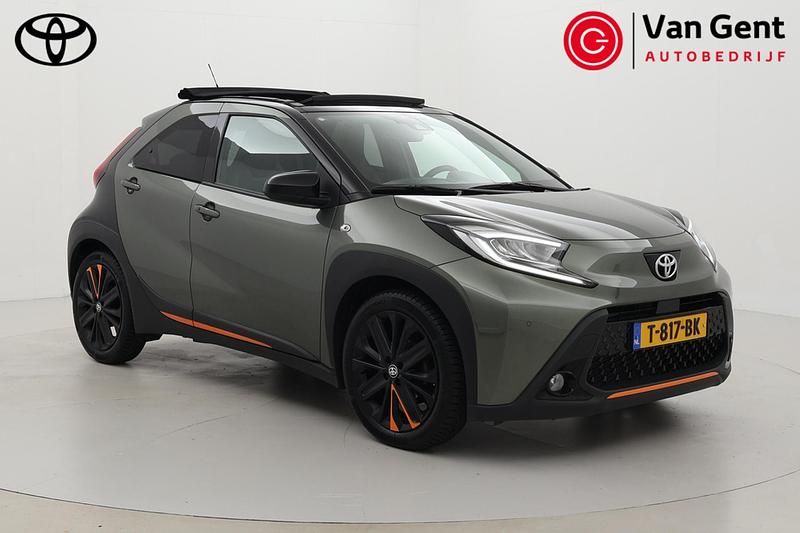 Groen Gebruikt 2022 Toyota Aygo X Limited SUV | € 19.999 - Afbeelding 1/4