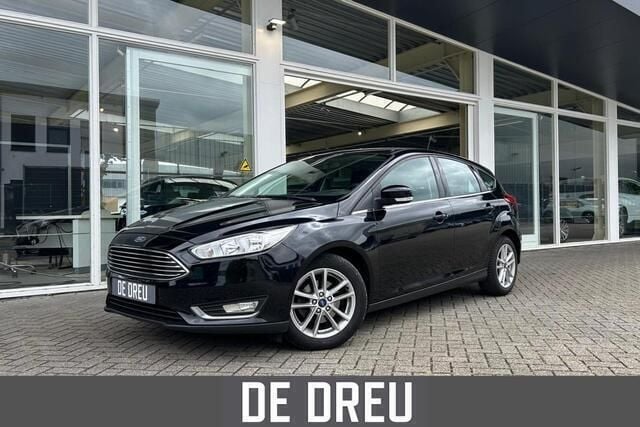 Zwart Gebruikt 2017 Ford Focus Hatchback | € 8.295 (Eerlijke prijs) - Afbeelding 1/4