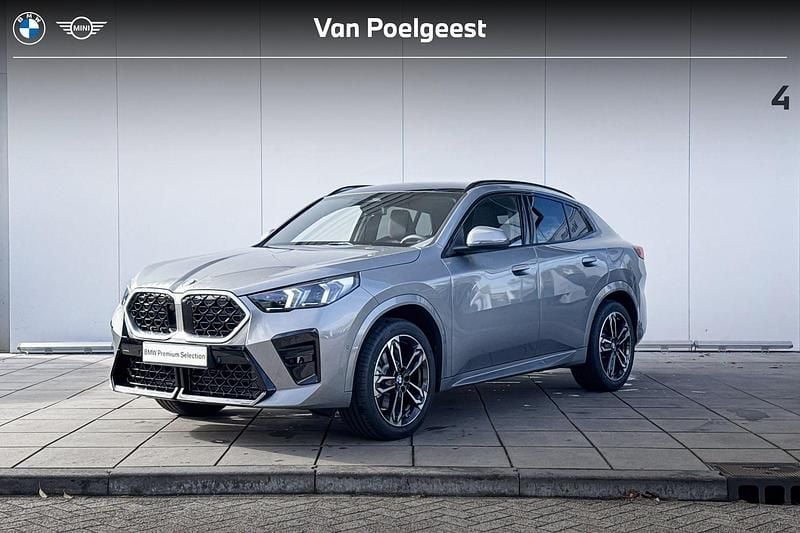 Skyscraper grey metallic (c4w) (grijs metallic) Gebruikt 2025 BMW X2 M Sport SUV | € 63.900 (Super prijs) - Afbeelding 1/4