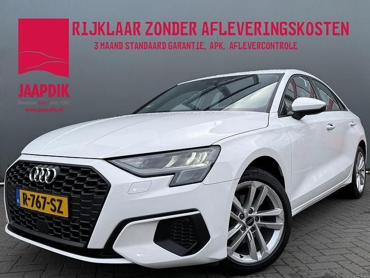 Wit Occasion 2022 Audi A3 Proline Sedan | € 20.799 (Goede deal) - Afbeelding 1/3