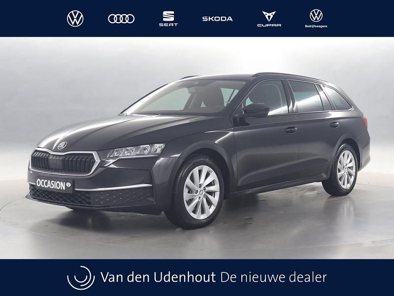 Zwart Occasion 2024 Skoda Octavia Business Line Stationwagen | € 29.090 (Goede deal) - Afbeelding 1/4