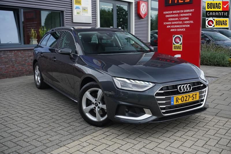 Grijs Gebruikt 2022 Audi A4 Advanced Stationwagen | € 27.950 (Iets duurder) - Afbeelding 1/4