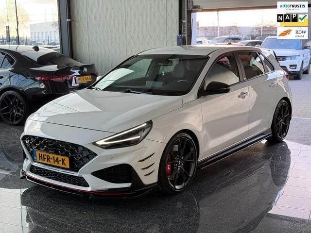 Wit Gebruikt 2021 Hyundai i30 Hatchback | € 31.450 (Eerlijke prijs) - Afbeelding 1/4