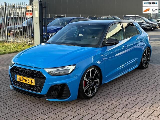 Blauw (metallic) Gebruikt 2019 Audi A1 Sportback S-Line Hatchback | € 25.950 (Eerlijke prijs) - Afbeelding 1/4