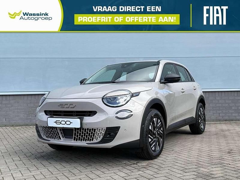 Nieuw Fiat 600 Urban 110 PK (80 kW) 2025 Beige SUV