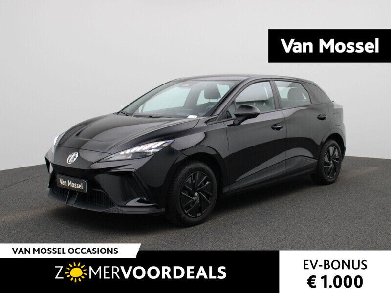 Zwart, metallic lak Gebruikt 2023 MG MG4 EV Hatchback | € 19.995 (Eerlijke prijs) - Afbeelding 1/3