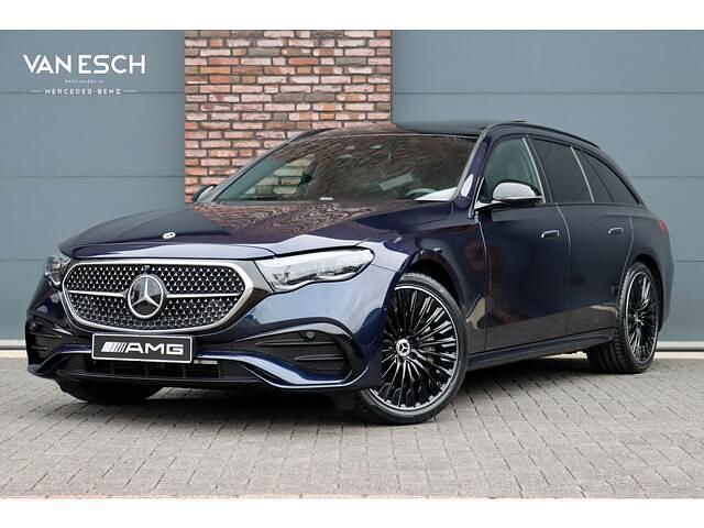 Blauw Gebruikt 2025 Mercedes 220 AMG line Stationwagen | € 81.500 - Afbeelding 1/4