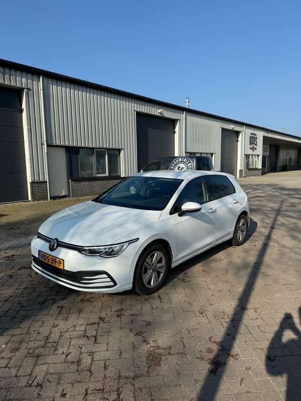Gebruikt 2021 VW Golf VIII Life Sedan | € 17.450 (Super prijs) - Afbeelding 1/4
