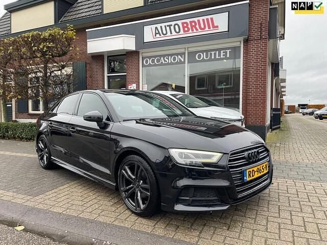 Zwart Gebruikt 2018 Audi A3 S-Line Sedan | € 15.900 (Goede deal) - Afbeelding 1/4