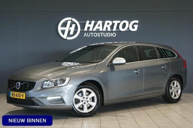 Grijs, metallic lak Gebruikt 2018 Volvo V60 Business Edition Stationwagen | € 20.850 (Super prijs) - Afbeelding 1/4