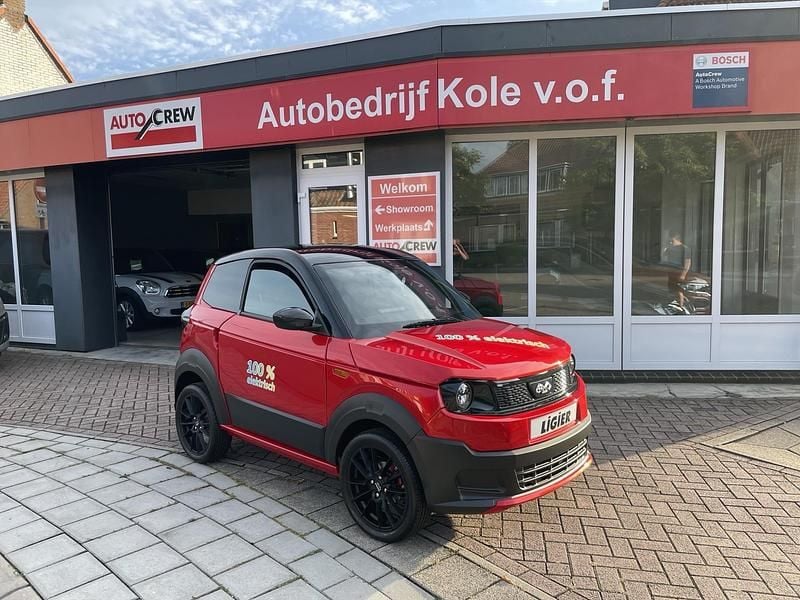 Rood Occasion 2024 Ligier Myli Hatchback | € 19.995 - Afbeelding 1/4