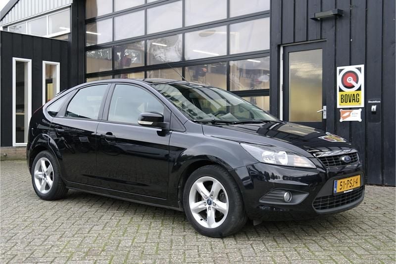 Zwart Gebruikt 2011 Ford Focus Hatchback | € 4.589 (Super prijs) - Afbeelding 1/4