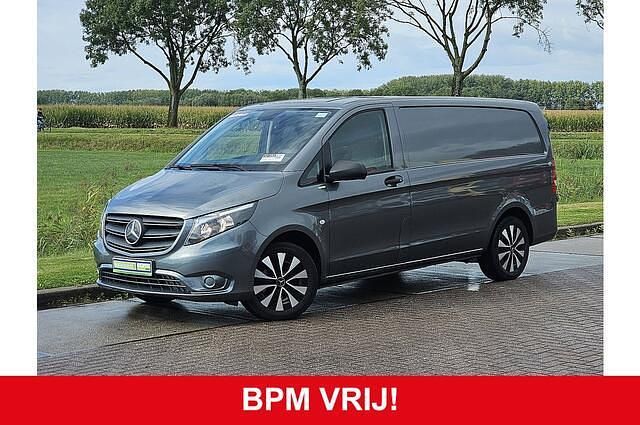 Grijs Gebruikt 2021 Mercedes Vito MPV | € 25.850 (Iets duurder) - Afbeelding 1/4