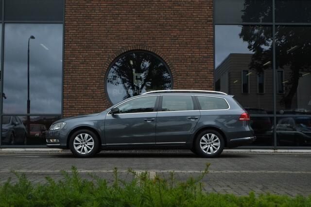 Grijs Gebruikt 2013 VW Passat Comfortline Stationwagen | € 7.900 (Eerlijke prijs) - Afbeelding 1/4