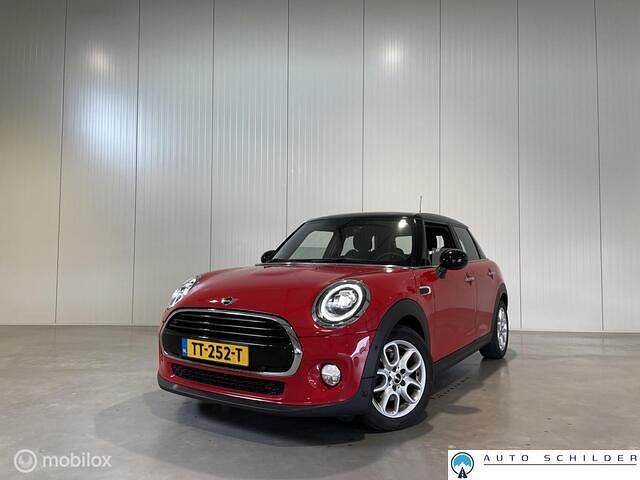 Rood Gebruikt 2018 Mini Cooper Hatchback | € 15.750 (Eerlijke prijs) - Afbeelding 1/3