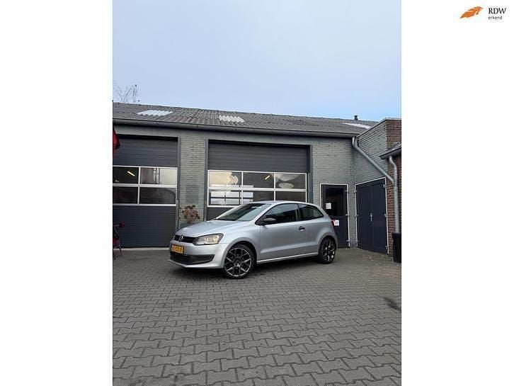 Grijs Occasion 2010 VW Polo Hatchback | € 2.450 (Super prijs) - Afbeelding 1/4